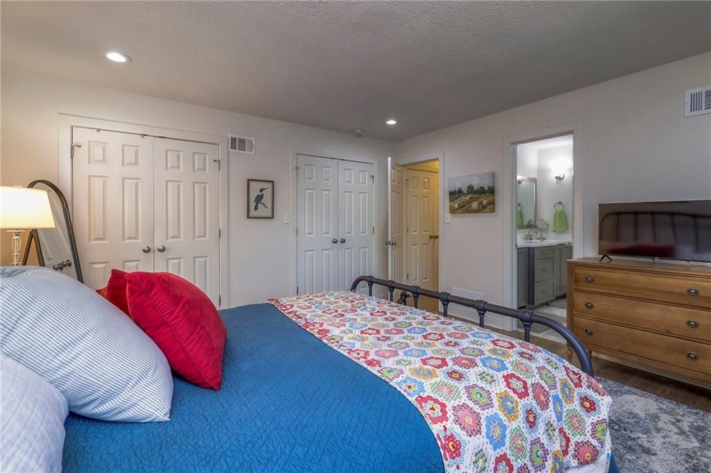 264 NE Edgewater Drive — photo 33
