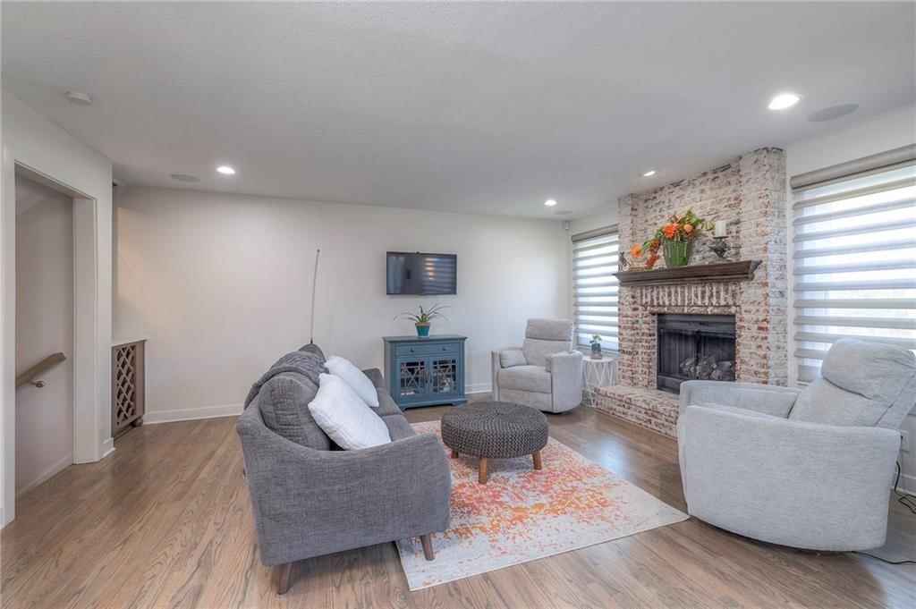 264 NE Edgewater Drive — photo 5