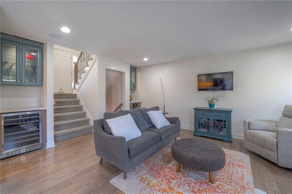 264 NE Edgewater Drive — photo 7