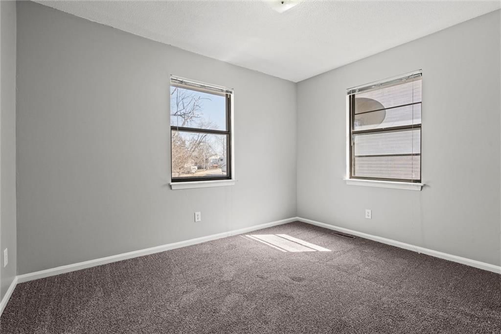 217-219 Emerson Avenue — photo 17