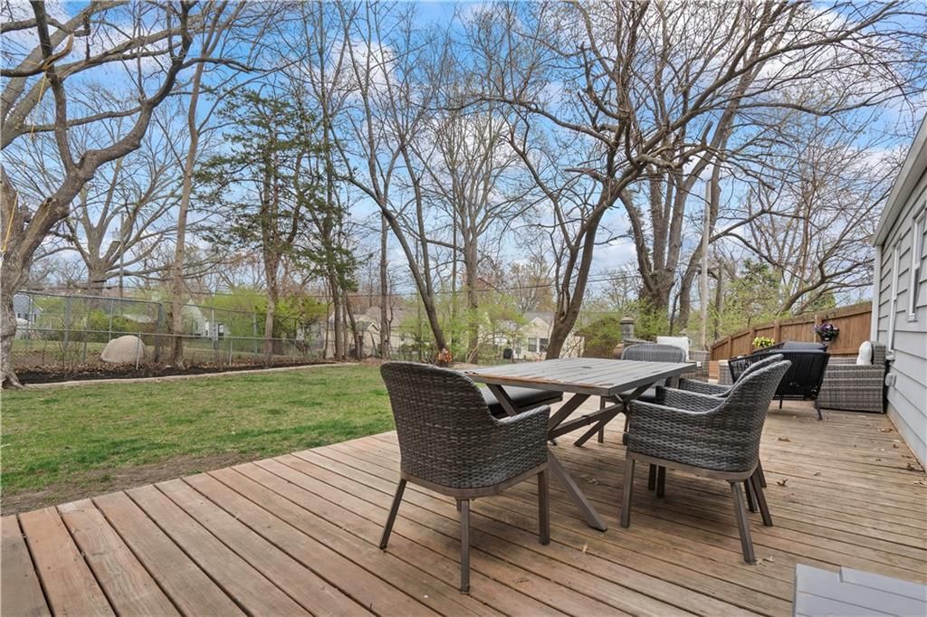 7537 Booth Drive — photo 36