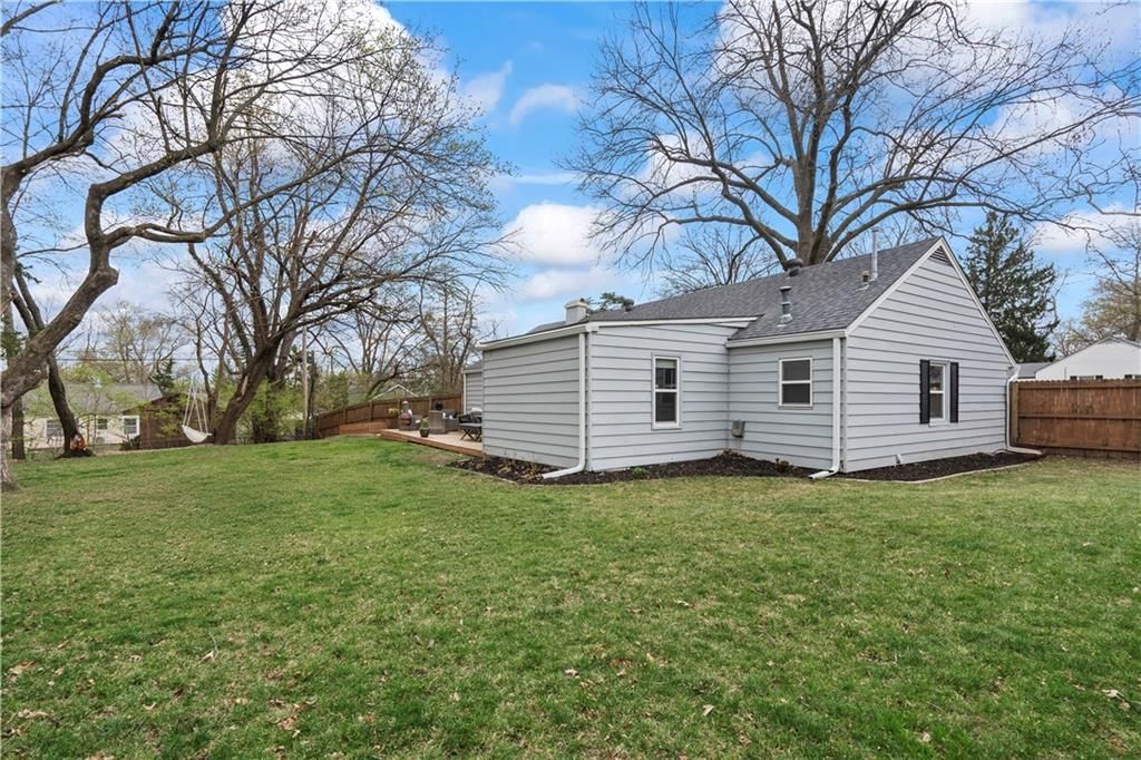 7537 Booth Drive — photo 41