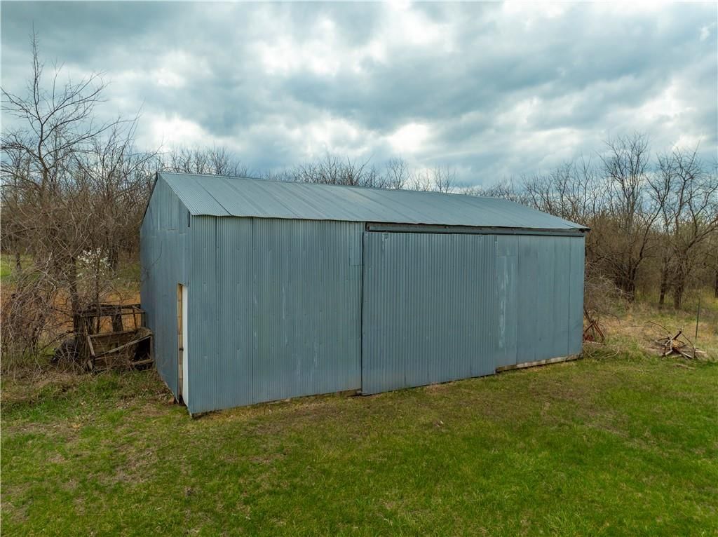 2387 N 1100 Road — photo 41