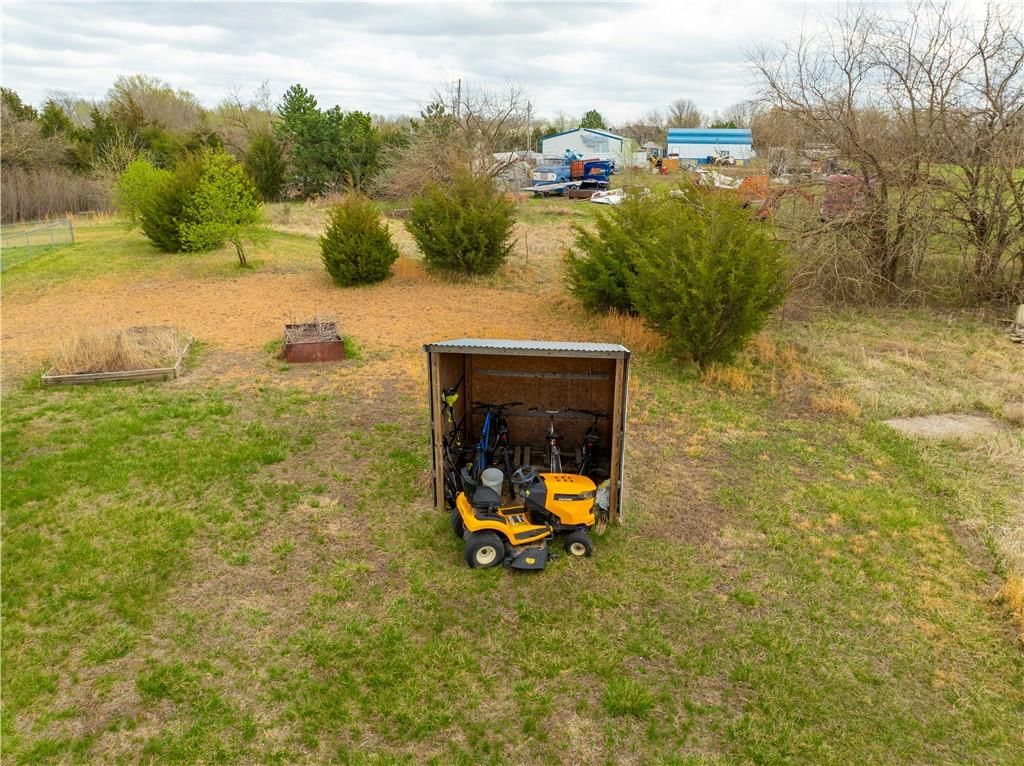 2387 N 1100 Road — photo 43