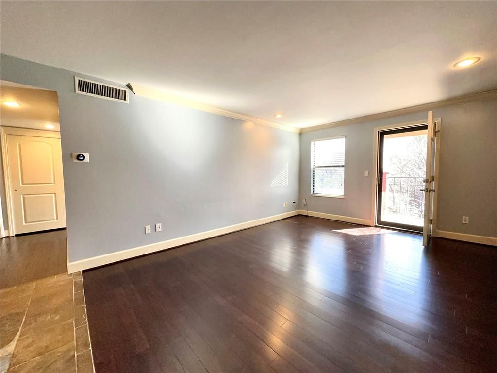 920 Washington Street — photo 6