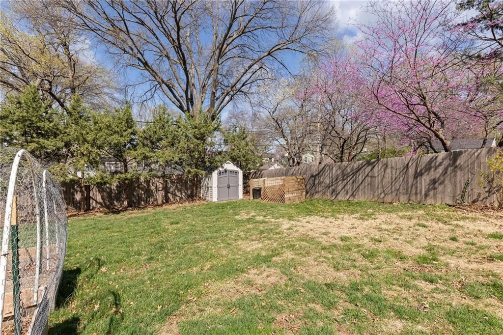 616 E 70th Street — photo 31