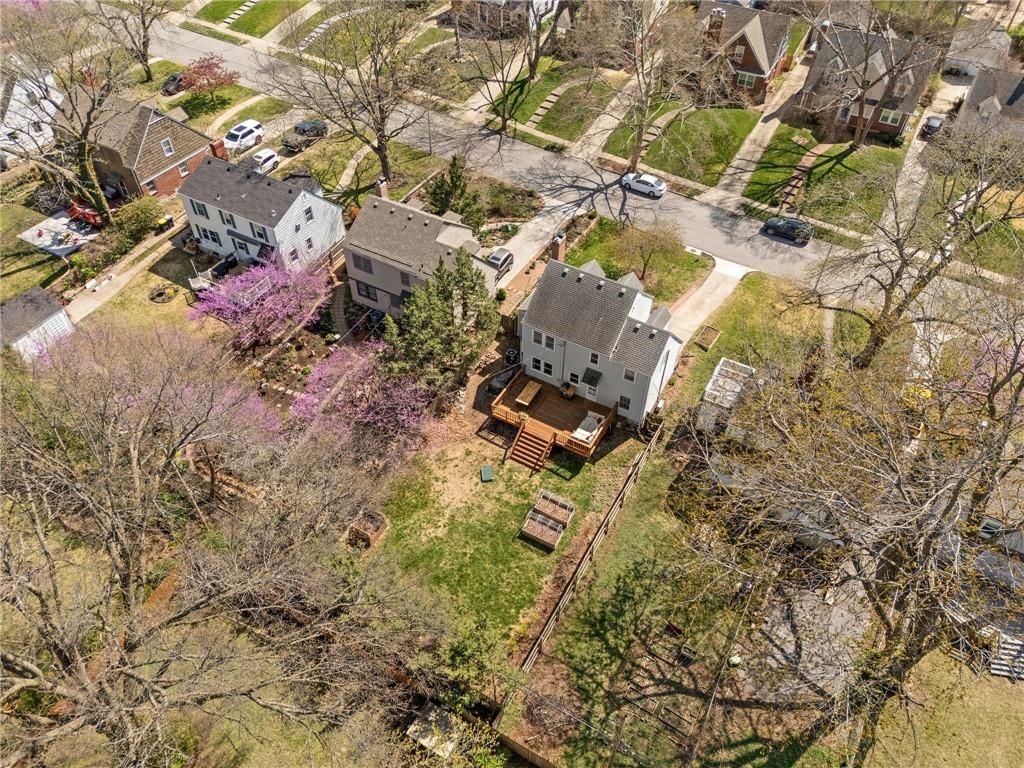 616 E 70th Street — photo 35