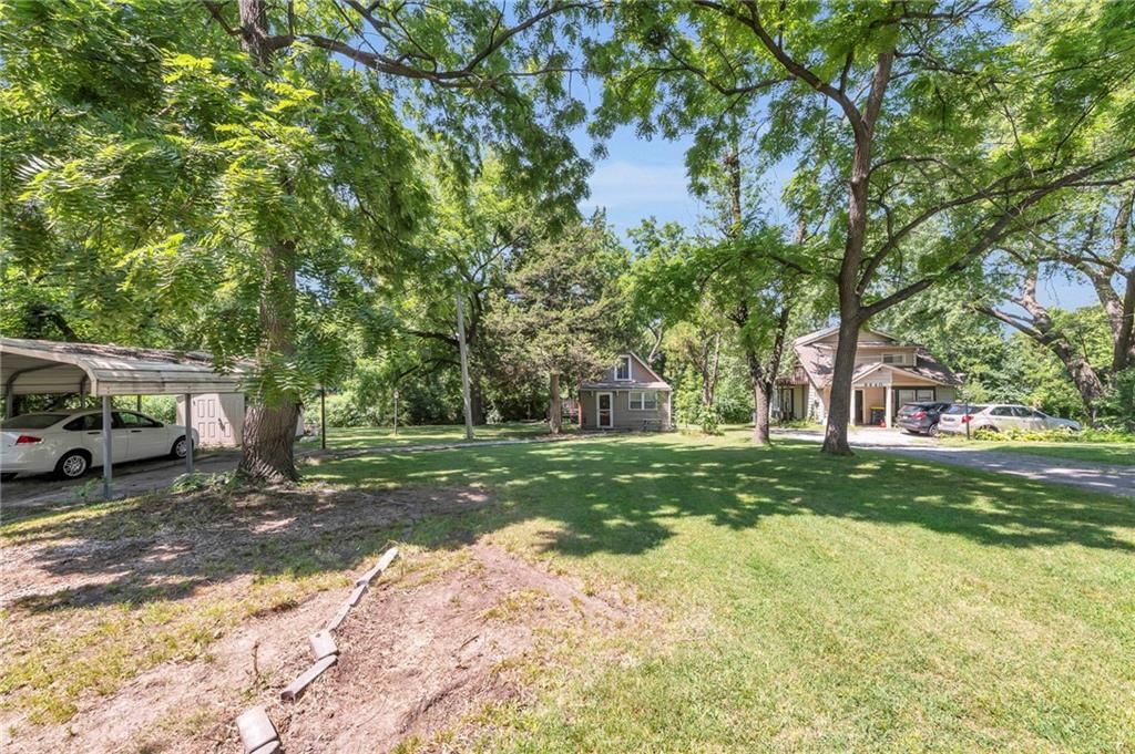 8836 N Main Street — photo 3