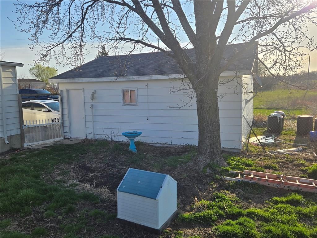 1645 Cardinal Drive — photo 35