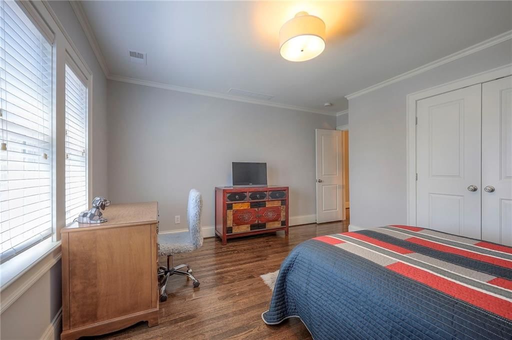 414 W 58th Street — photo 25