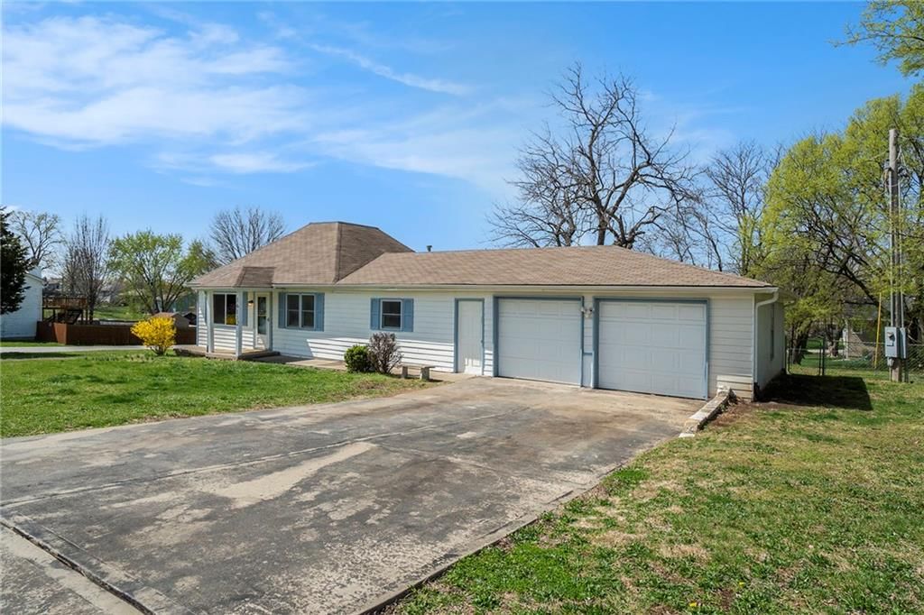 16112 Harris Avenue — photo 3