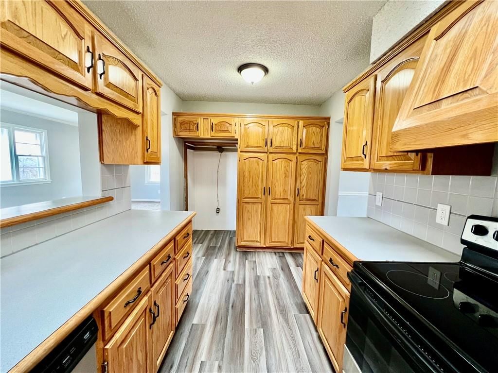 208 N Jennings Road — photo 5