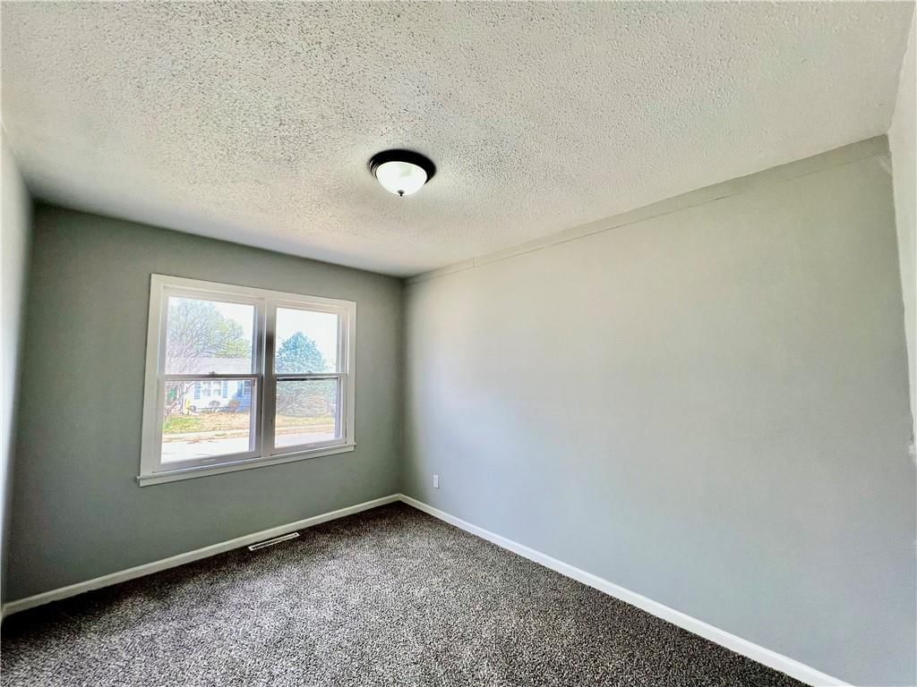 208 N Jennings Road — photo 9