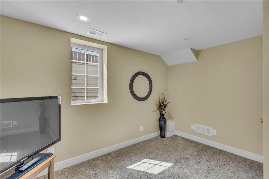 18517 Butternut Street — photo 16