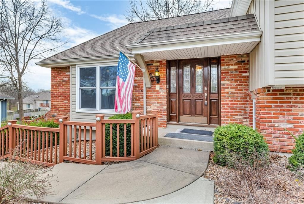 5113 NW Coves Drive — photo 3
