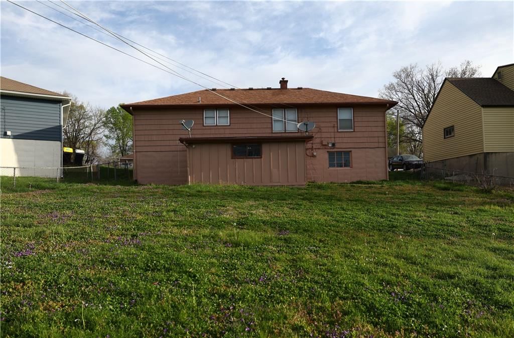 3807 E 72nd Terrace — photo 17