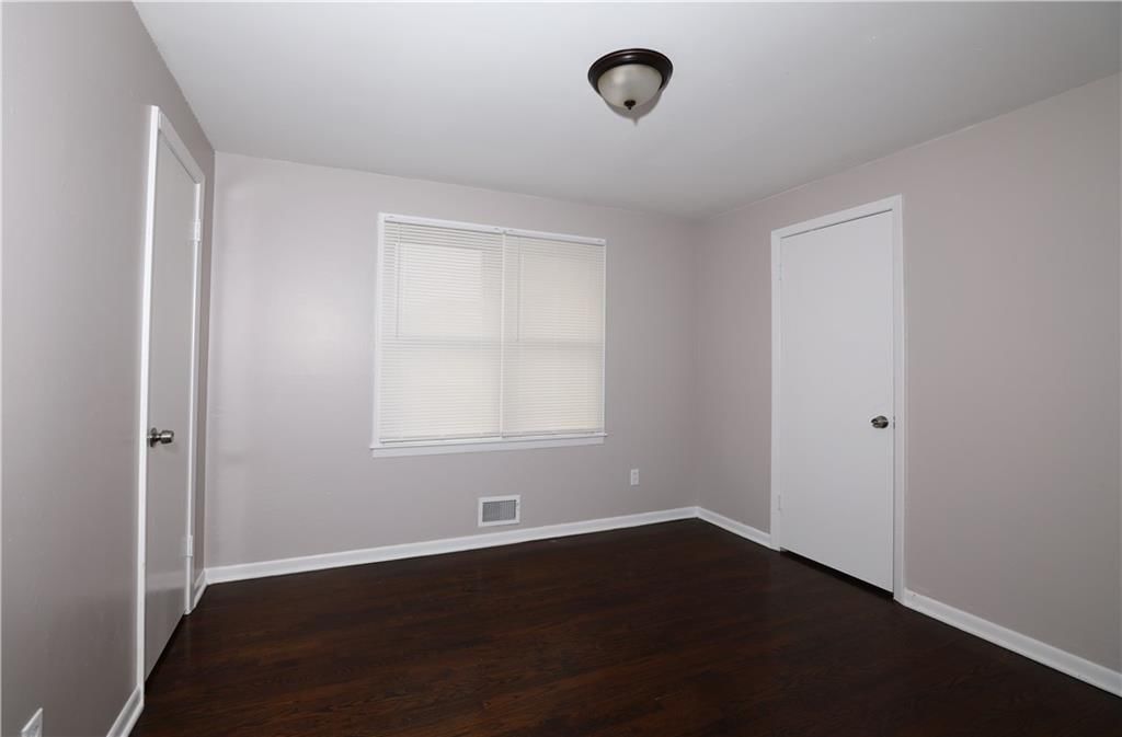 3807 E 72nd Terrace — photo 8