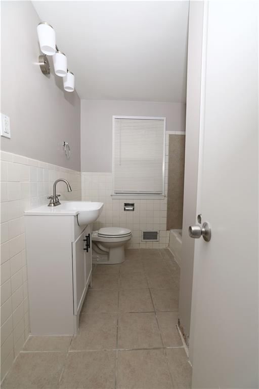 3807 E 72nd Terrace — photo 10