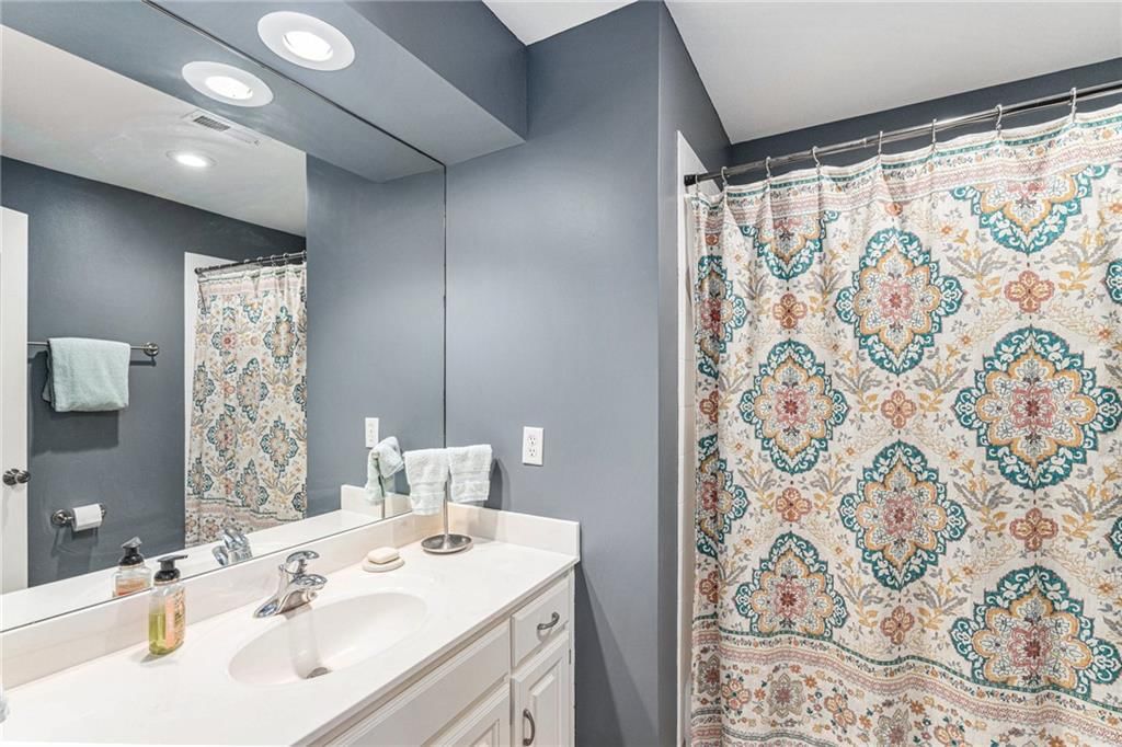 4935 Constance Street — photo 32