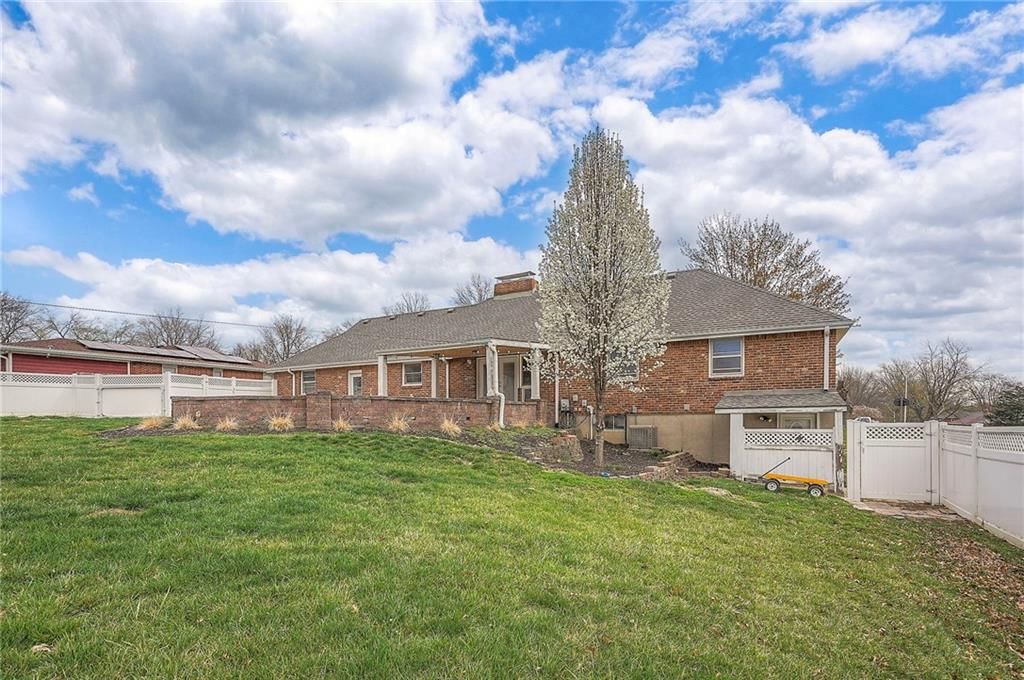6606 NW Hilldale Drive — photo 30