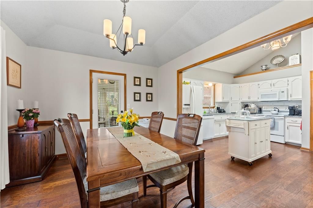 9710 NW 86th Street — photo 9