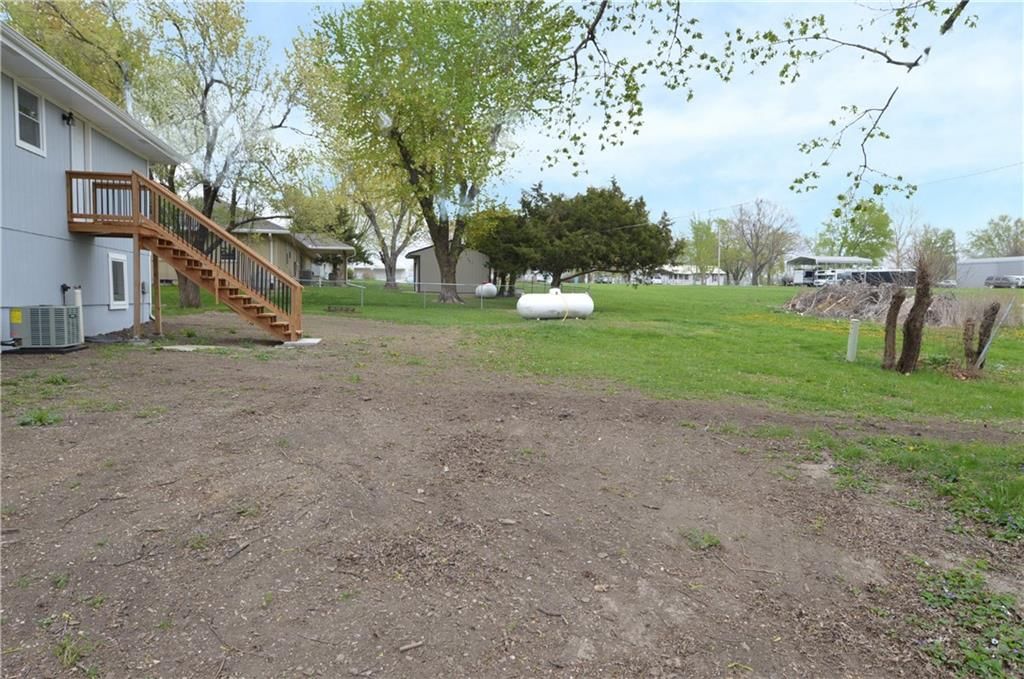 112 E Meadowbrook Lane — photo 38