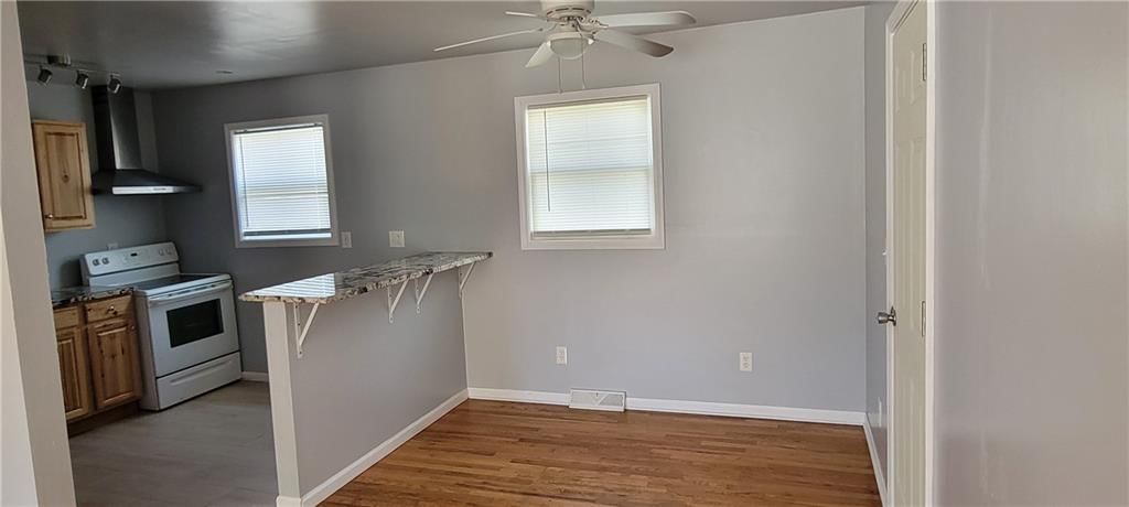 8618 Bristol Avenue — photo 5