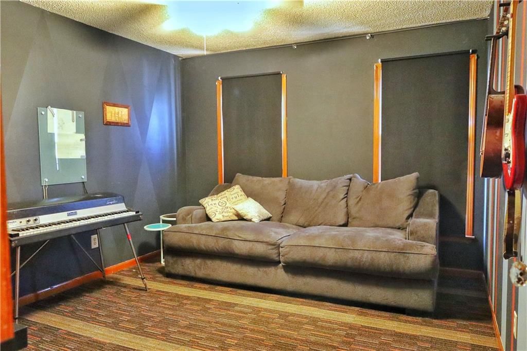 8537 Greenwood Lane — photo 21