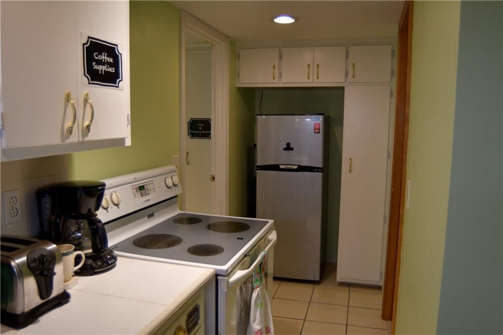 8537 Greenwood Lane — photo 25