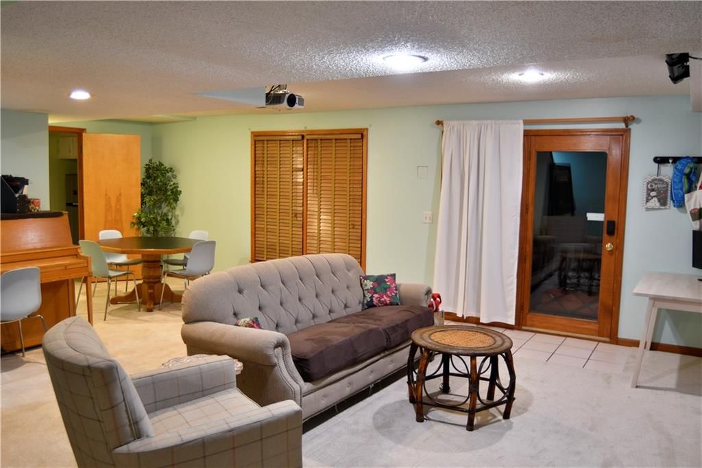 8537 Greenwood Lane — photo 30