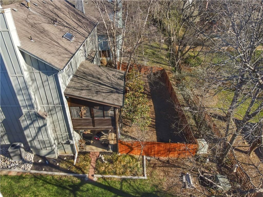 8537 Greenwood Lane — photo 32