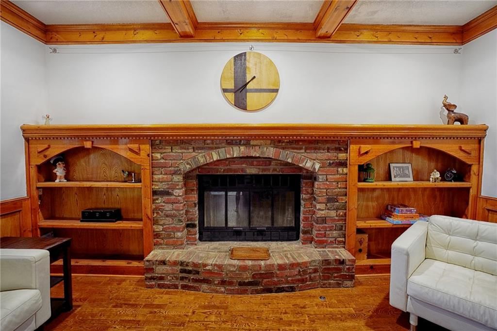 8537 Greenwood Lane — photo 9