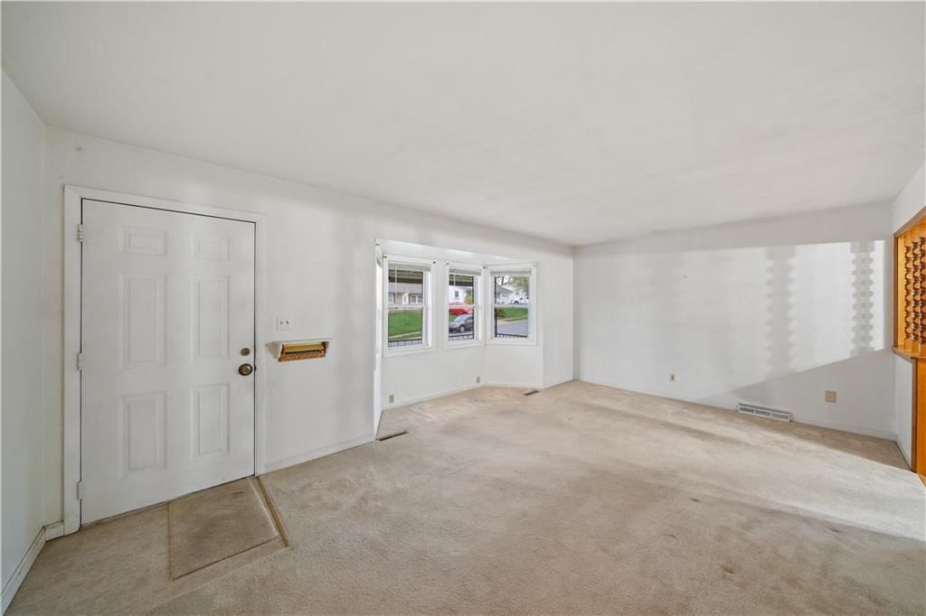 213 SW Yost Avenue — photo 5