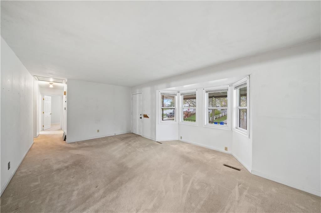 213 SW Yost Avenue — photo 6
