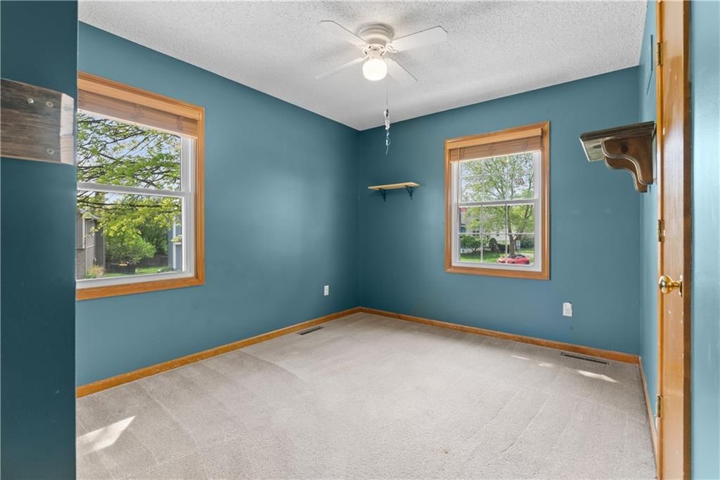 100 NE Brookwood Drive — photo 16