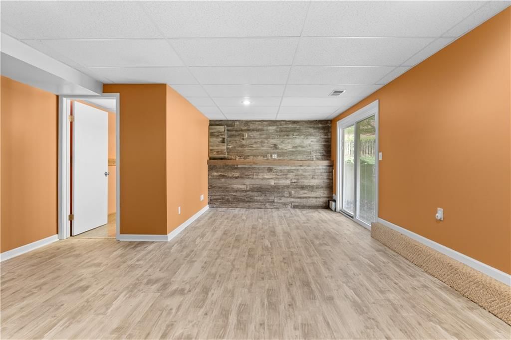 100 NE Brookwood Drive — photo 20