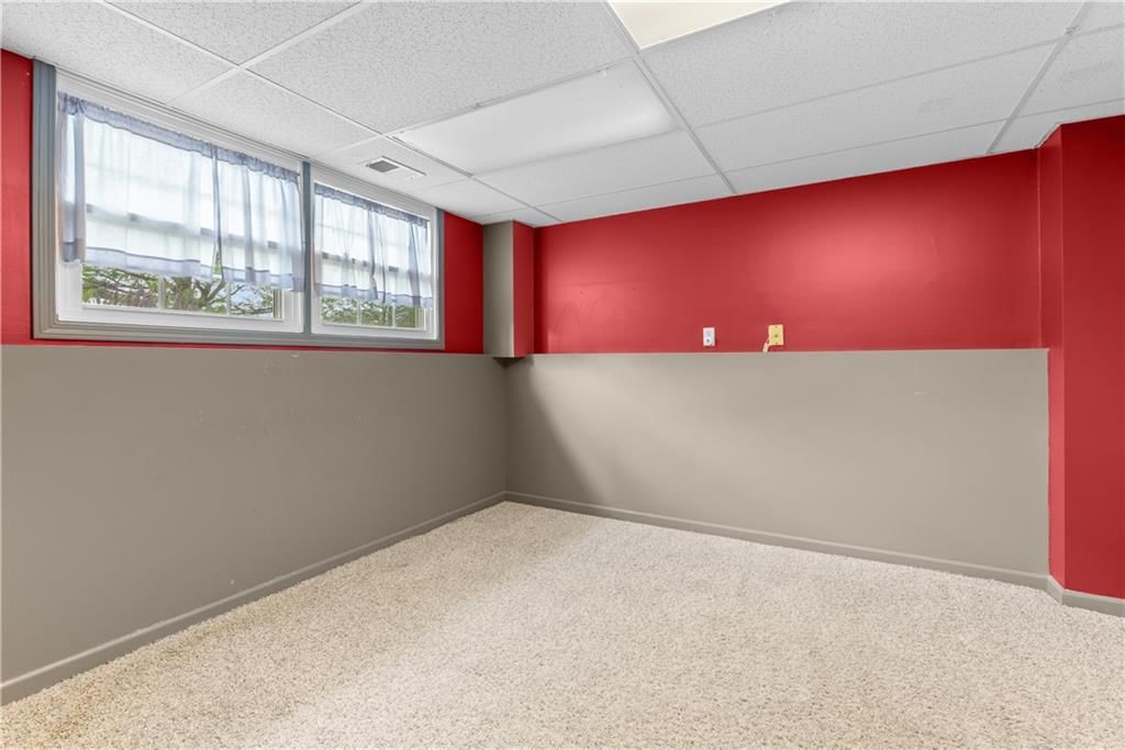 100 NE Brookwood Drive — photo 23