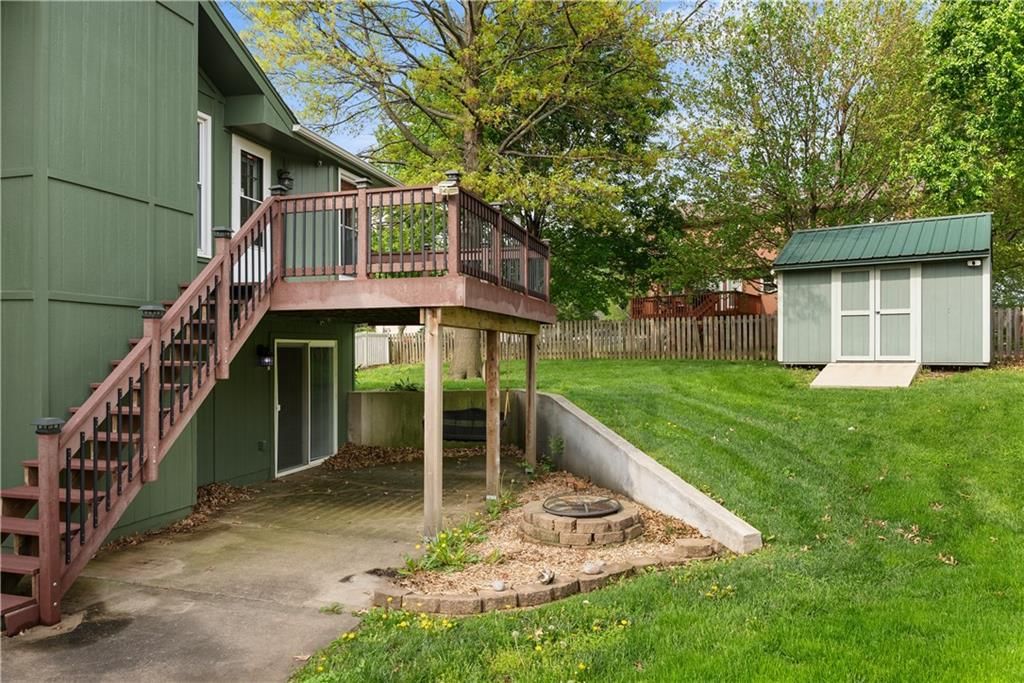 100 NE Brookwood Drive — photo 25