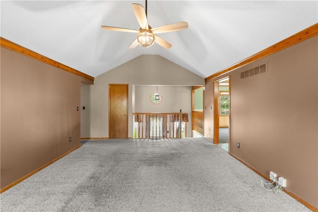 100 NE Brookwood Drive — photo 5