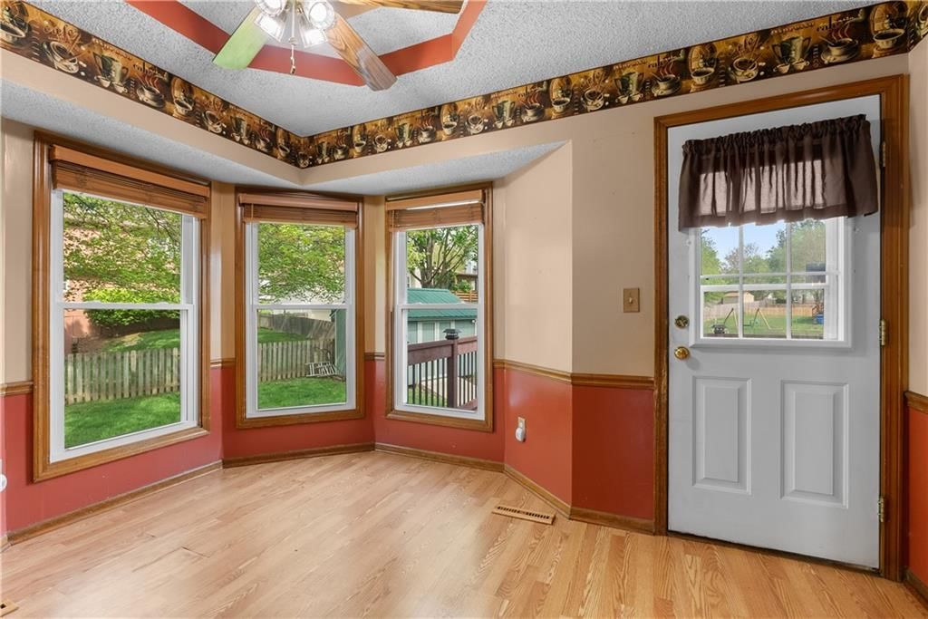 100 NE Brookwood Drive — photo 9