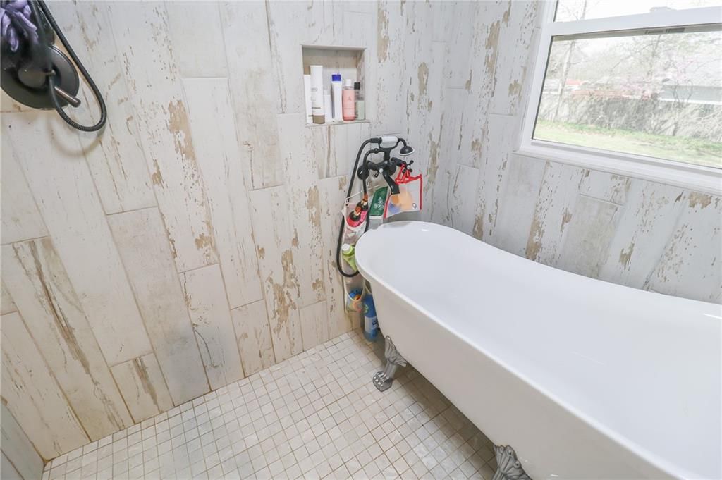 1605 S Market Street — photo 35
