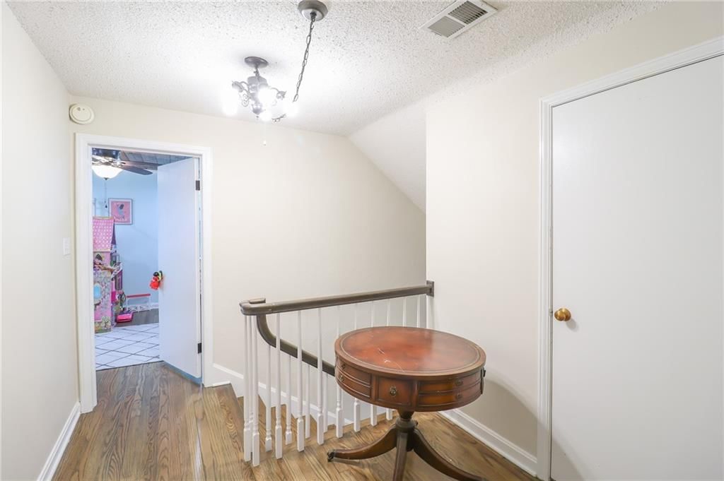 1605 S Market Street — photo 38
