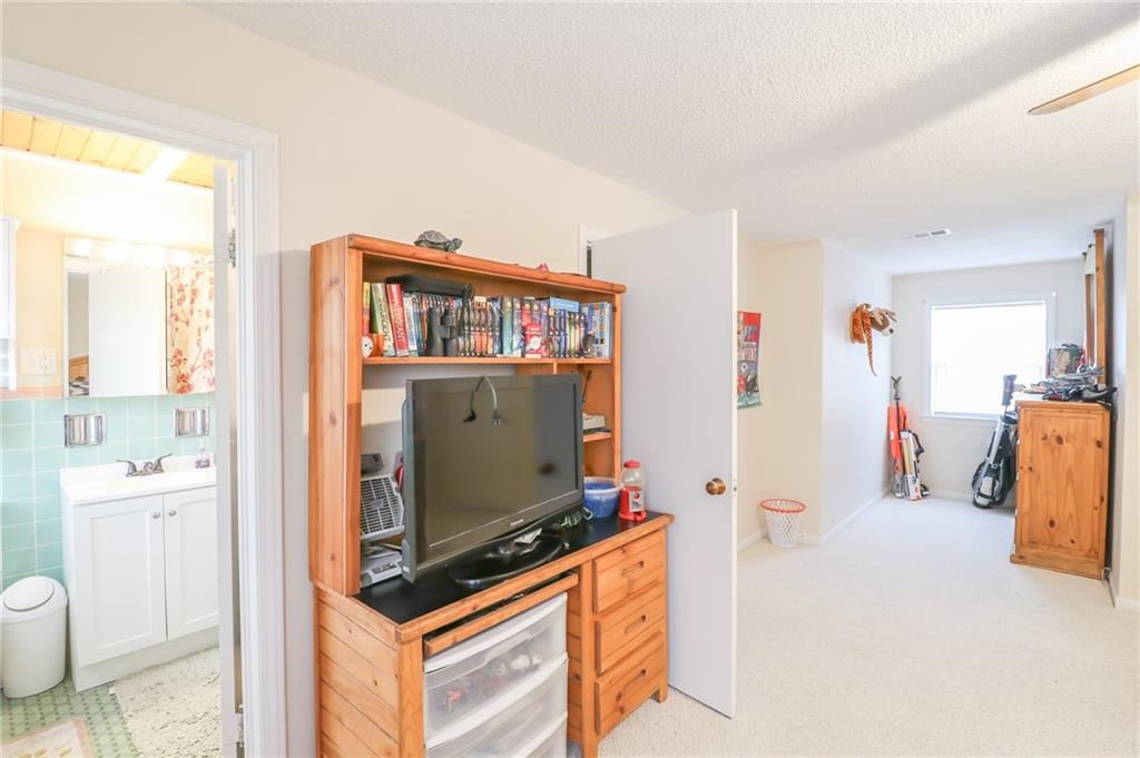 1605 S Market Street — photo 45