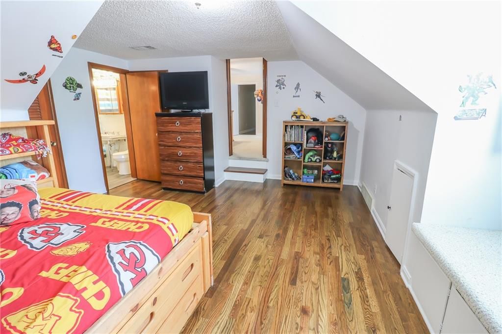1605 S Market Street — photo 50