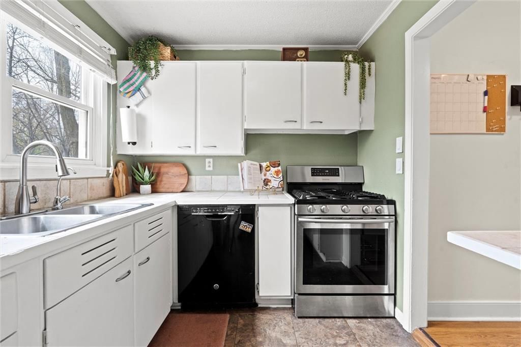 2413 W 79th Street — photo 9