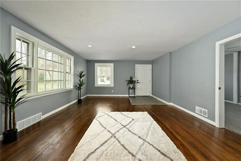 1326 S Spring Street — photo 23