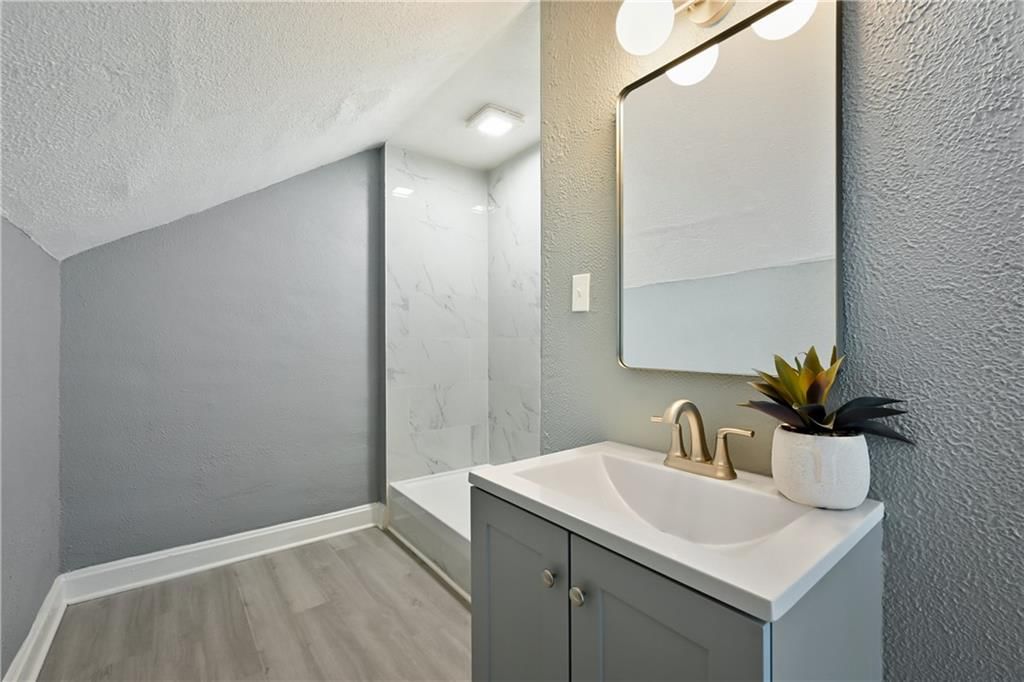 1326 S Spring Street — photo 10
