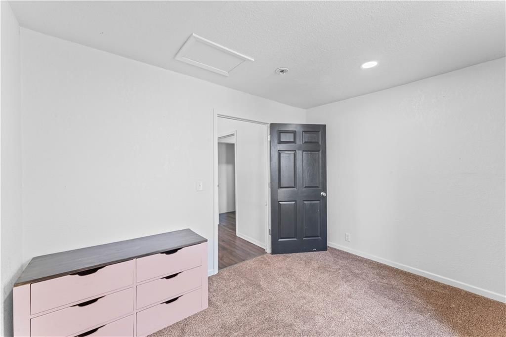 112 E Pacific Avenue — photo 23