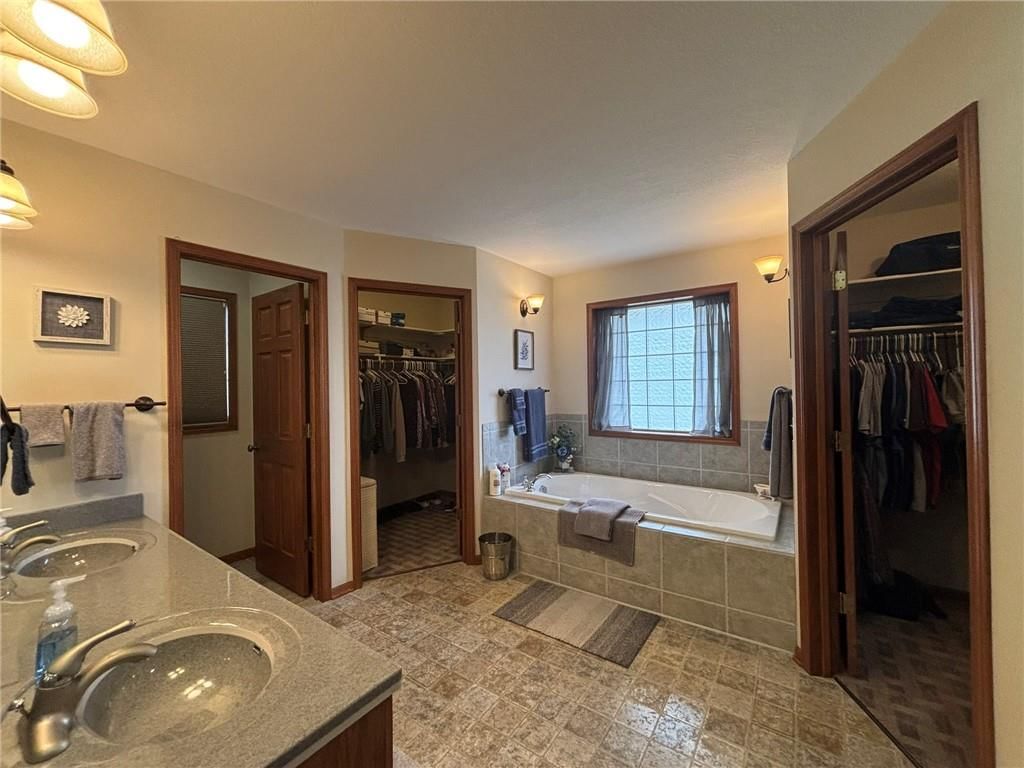 1007 S Cedar Street — photo 23