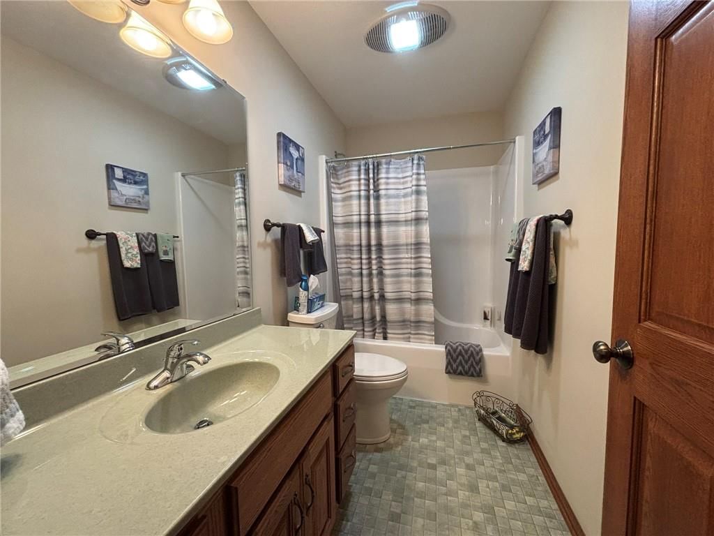 1007 S Cedar Street — photo 29